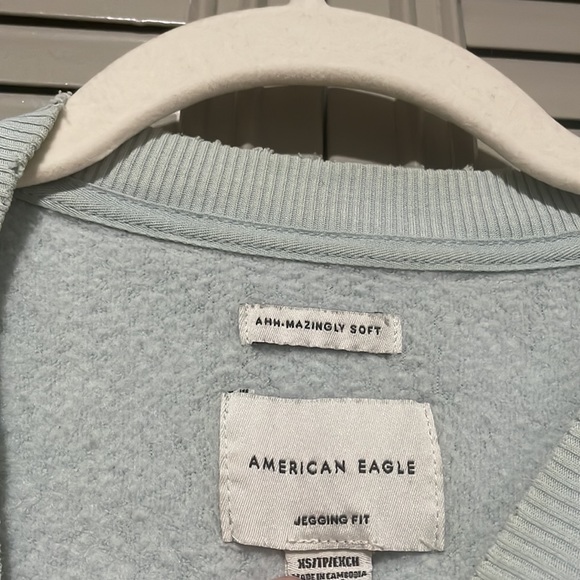 Set of Aerie sweatshirts - Picture 6 of 6